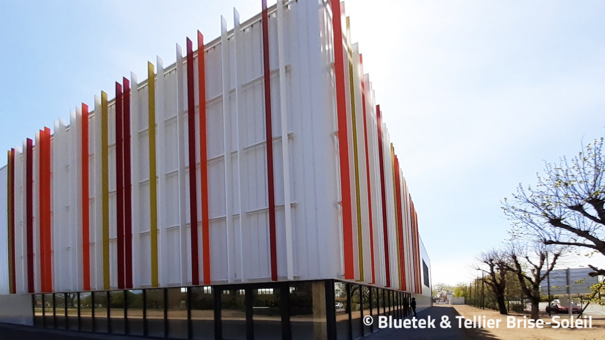 Lanterneaux Bluesteel Therm et brise-soleil façade Tellier