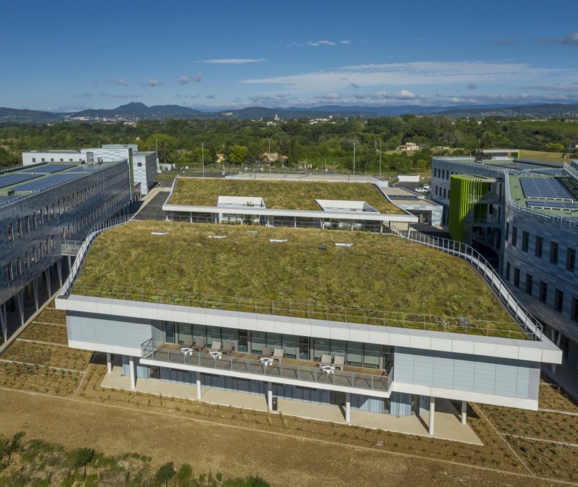 Vue aérienne lanterneaux Slick Inside lycée Simone Veil