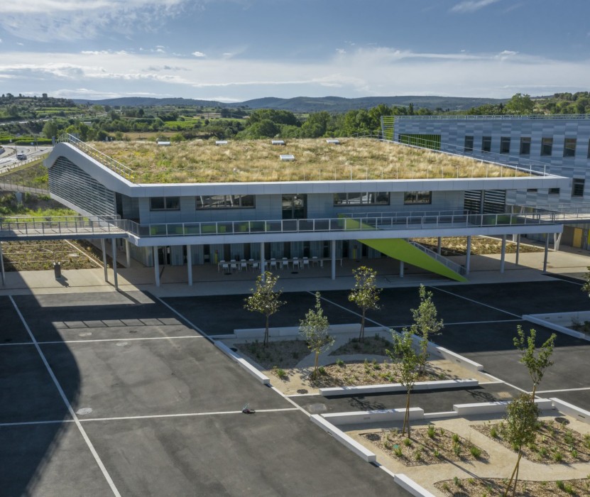 Lanterneaux Slick Inside sur toiture lycée Gignac